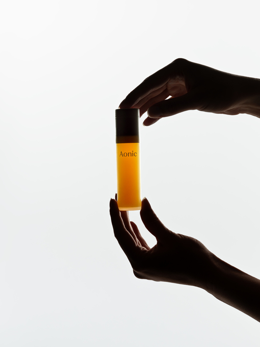 Aonic Complete bottle